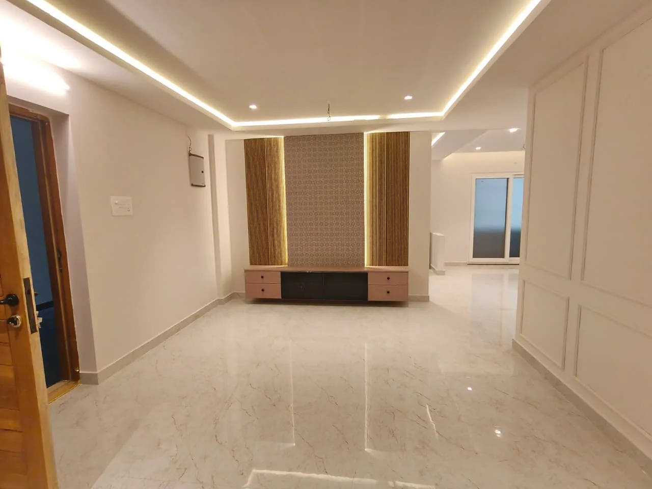 View the 3 BHK flat — open the virtual walkthrough